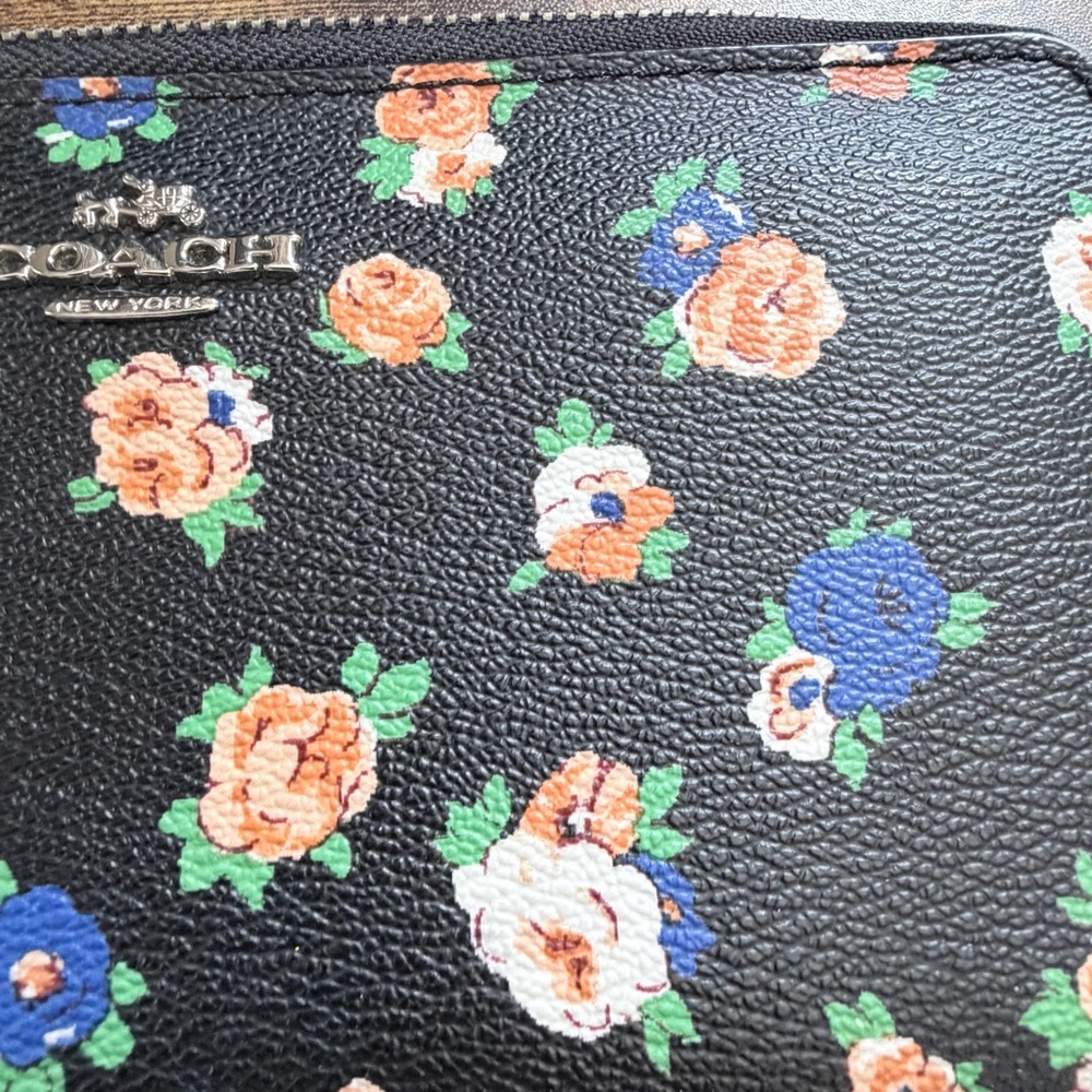 Coach Black Floral Rose Accordion Zip Wallet - Picture 2 of 9